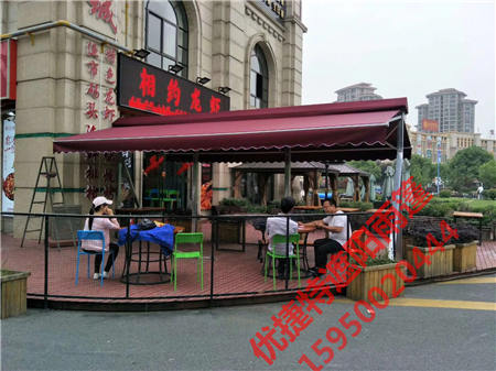浙江伸縮式遮陽(yáng)蓬圖片