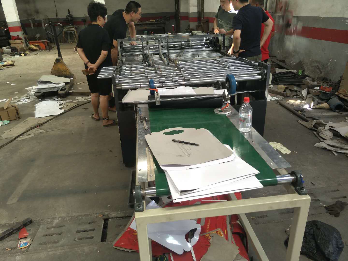 紙大禮包糊袋機 方底紙大禮包制袋機