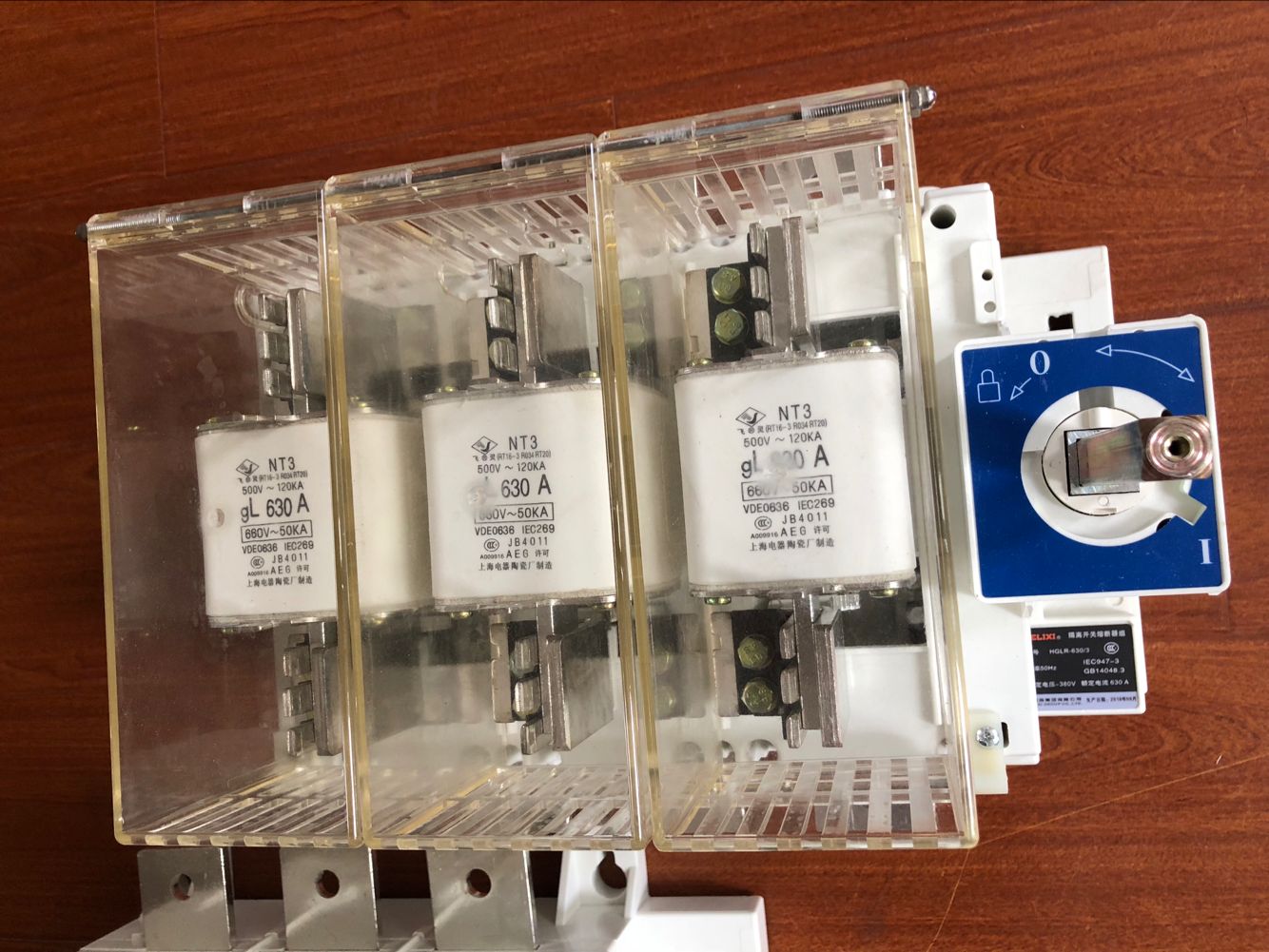 HGLR-630 隔離開關(guān) 隔離轉(zhuǎn)換開關(guān) 轉(zhuǎn)換開關(guān)廠家   隔離轉(zhuǎn)換開關(guān)圖片