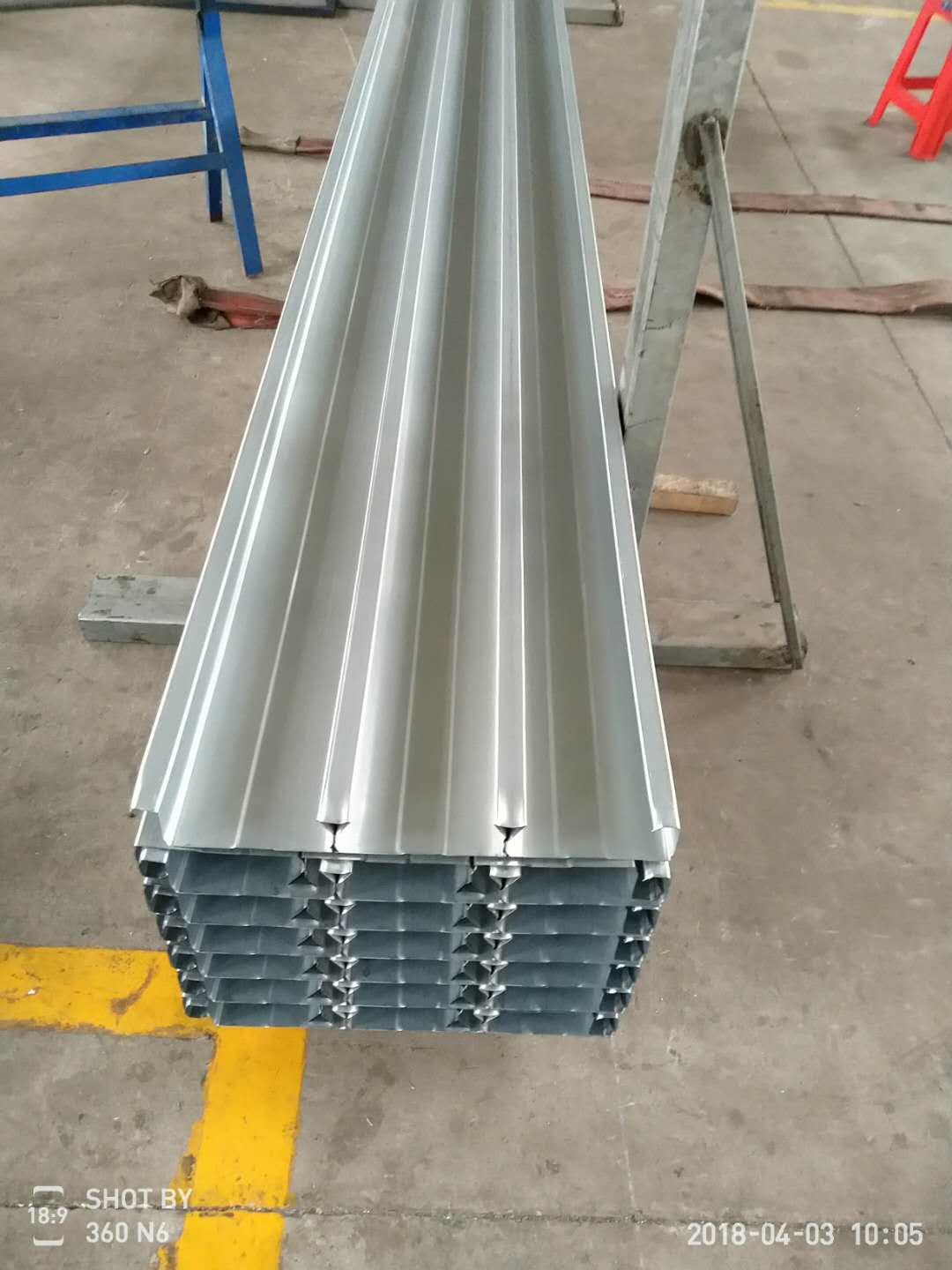 供應(yīng)YX65-166-500壓型鋼板