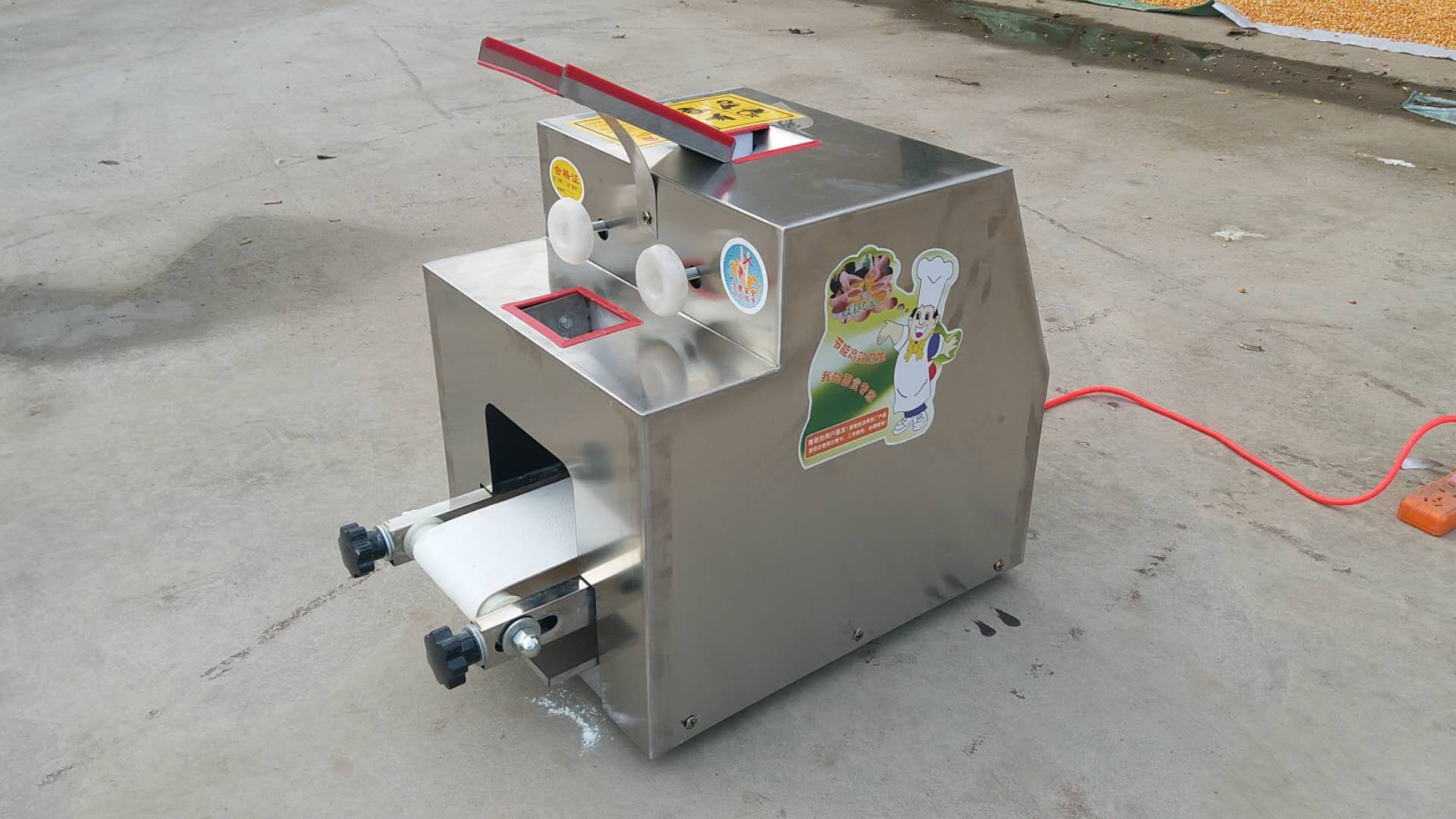 全自動(dòng)餃子皮機(jī)圖片