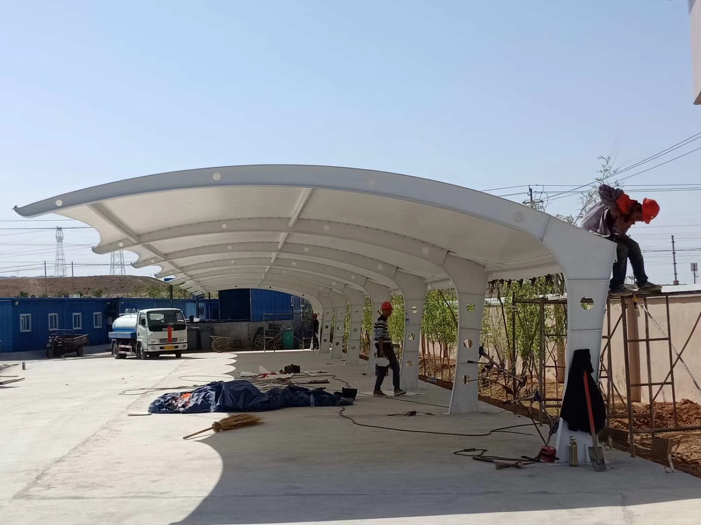 膜結(jié)構(gòu)汽車車棚圖片/膜結(jié)構(gòu)汽車車棚樣板圖 (3)