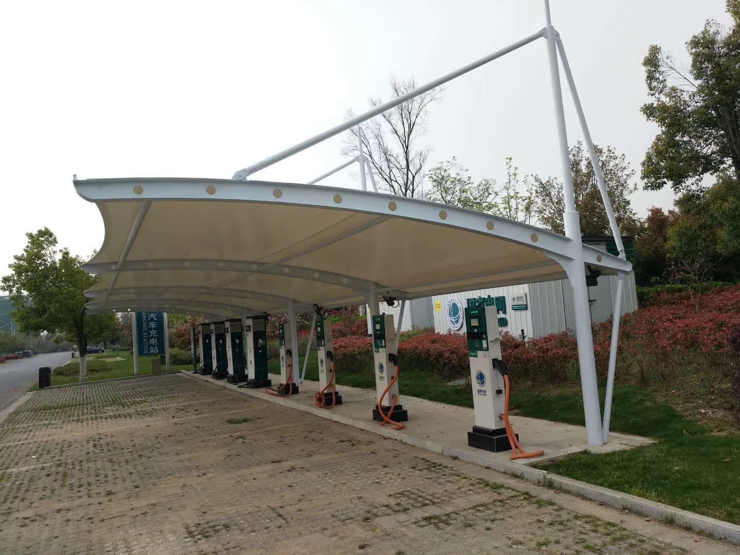 遼寧膜結(jié)構(gòu)充電樁車棚圖片/遼寧膜結(jié)構(gòu)充電樁車棚樣板圖 (2)