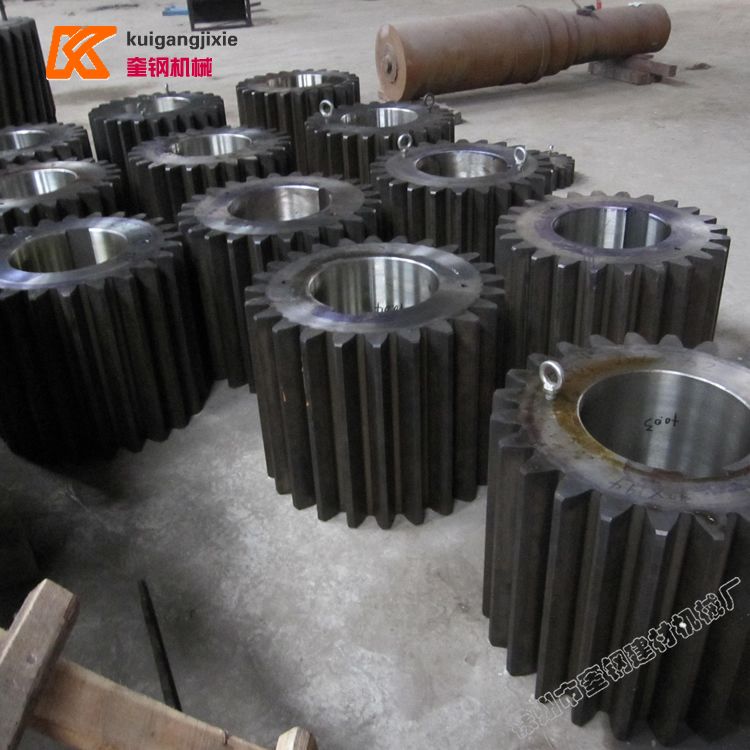 供應(yīng)2.6X13米水泥球磨機小齒輪鍛鋼材質(zhì)調(diào)質(zhì)處理