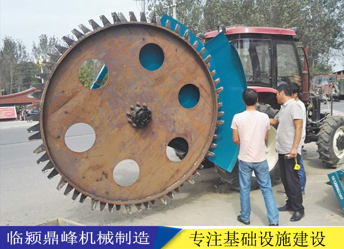 自來水管道開溝機圖片