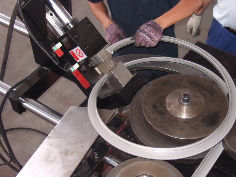 法蘭成型機(jī)圖片/法蘭成型機(jī)樣板圖 (3)