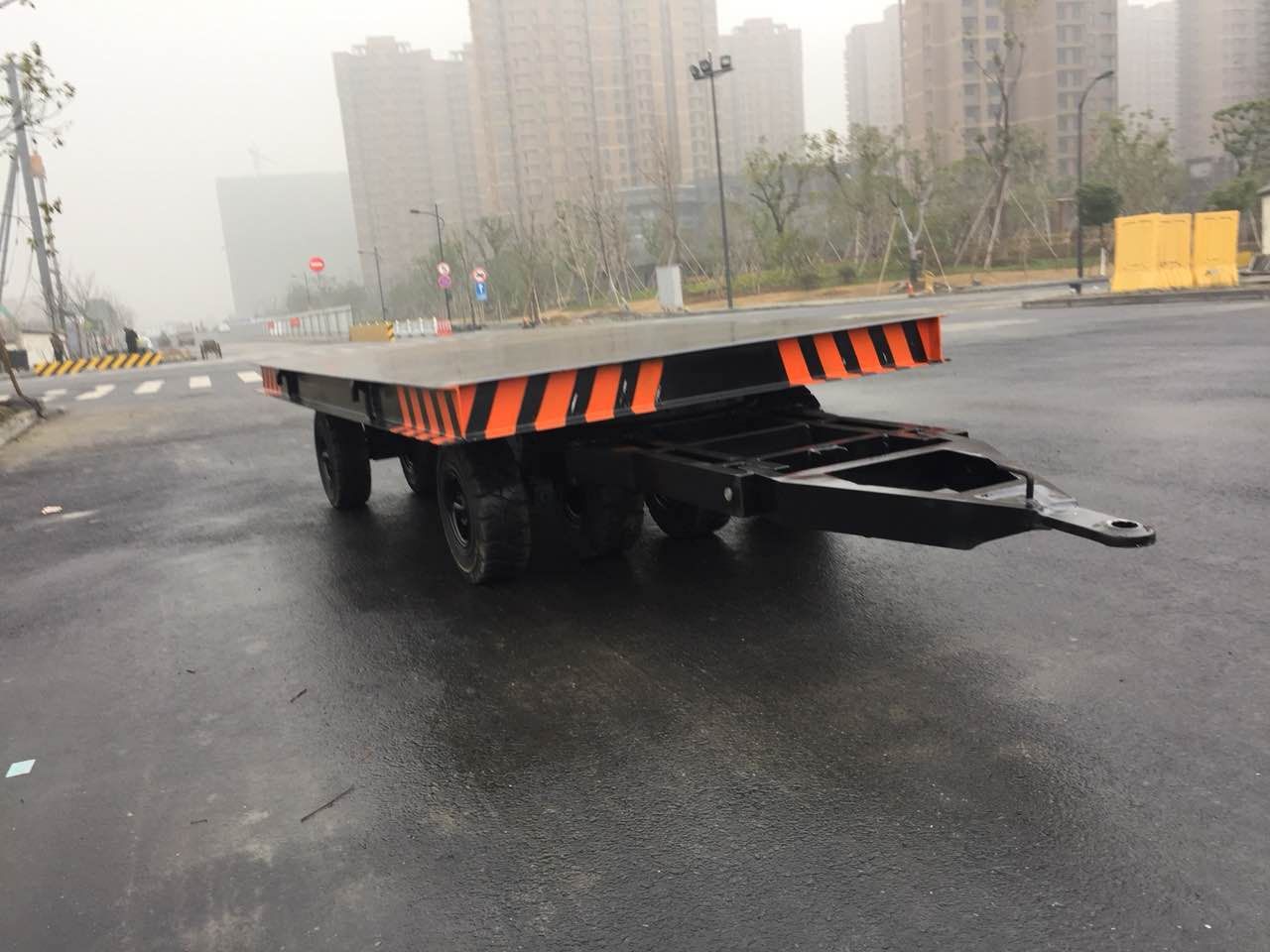 平板拖掛車(chē) 中小型平板拖掛車(chē) 帶護(hù)欄平板拖車(chē) 拖掛車(chē) 批發(fā)供應(yīng)*平板拖掛車(chē)