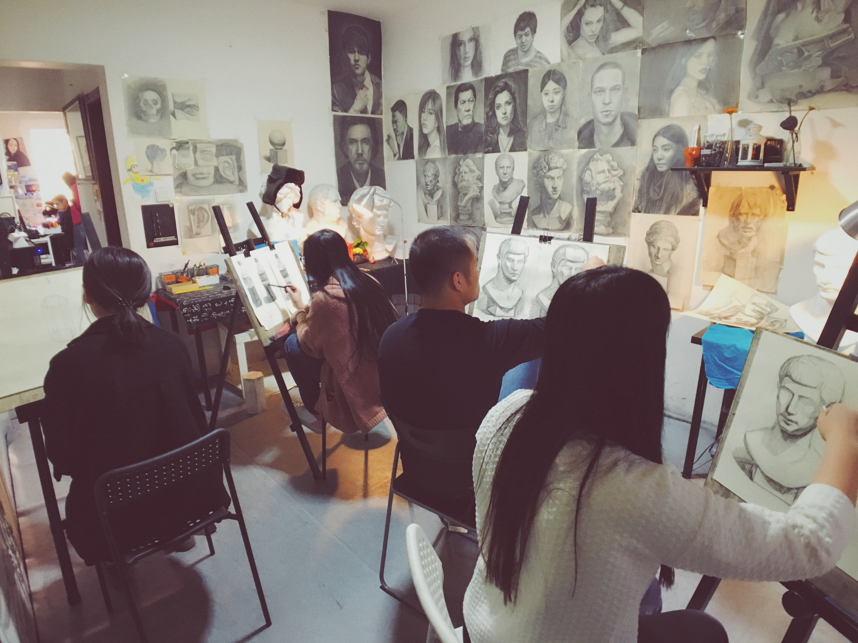 沈陽成年人素描油畫彩鉛培訓(xùn)圖片/沈陽成年人素描油畫彩鉛培訓(xùn)樣板圖 (2)