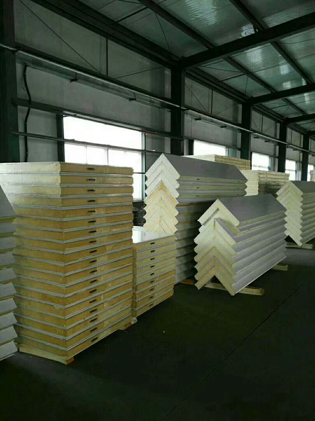 通化生產(chǎn)聚氨酯封邊巖棉復(fù)合板廠家圖片/通化生產(chǎn)聚氨酯封邊巖棉復(fù)合板廠家樣板圖 (4)