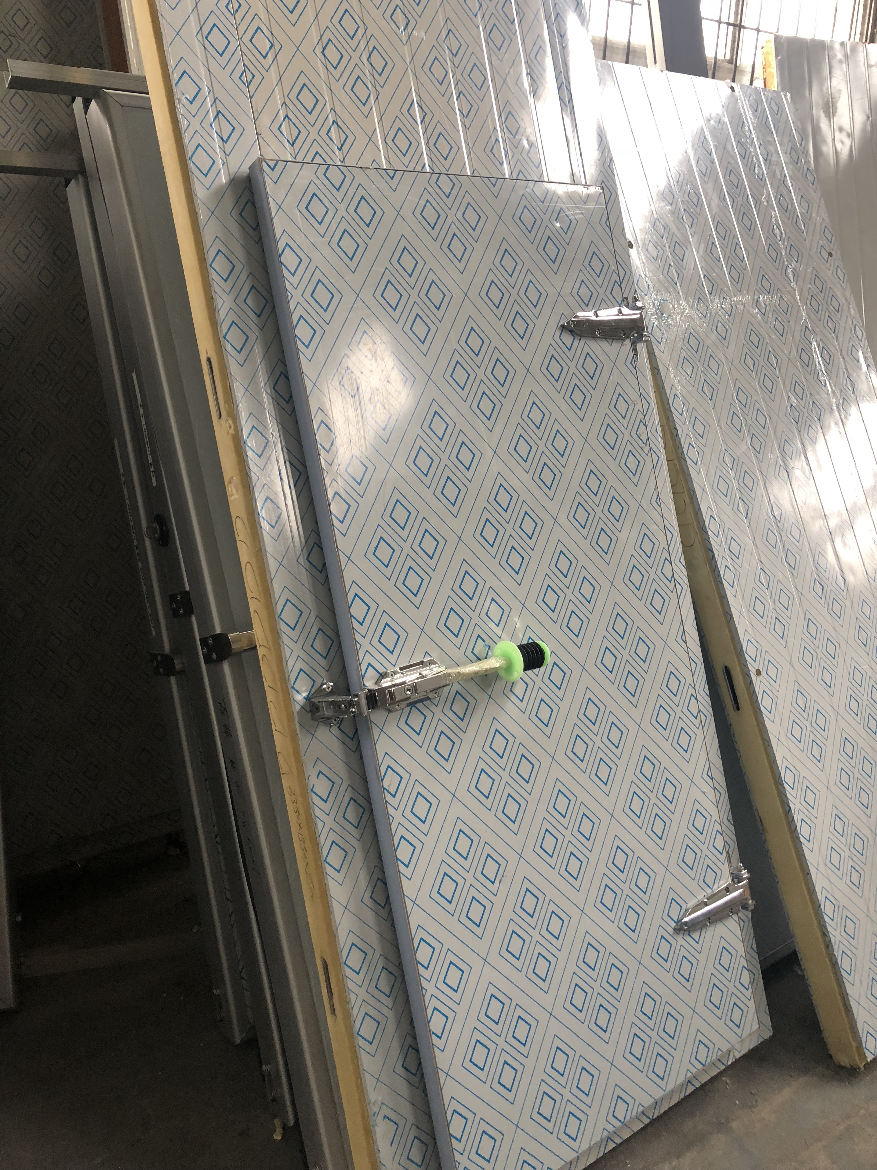 聚氨酯冷庫門圖片/聚氨酯冷庫門樣板圖 (2)