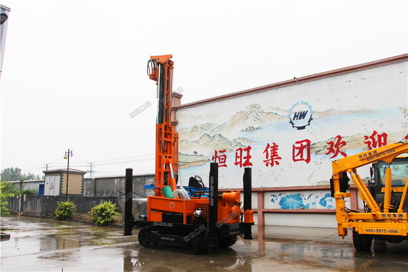 履帶氣動(dòng)鉆機(jī)_大口徑水井鉆機(jī)