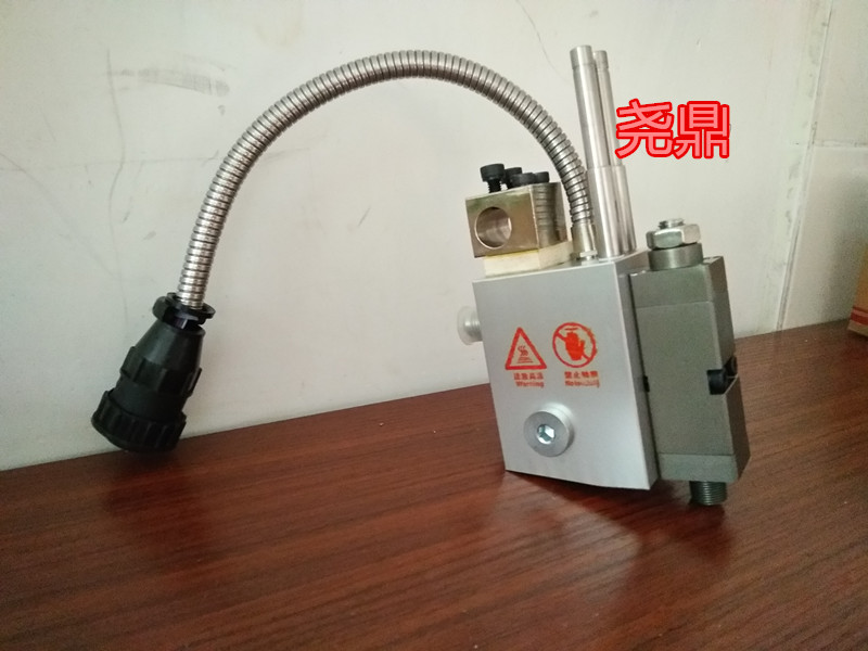 PUR 點(diǎn)膠熱熔膠機(jī)圖片/PUR 點(diǎn)膠熱熔膠機(jī)樣板圖 (3)