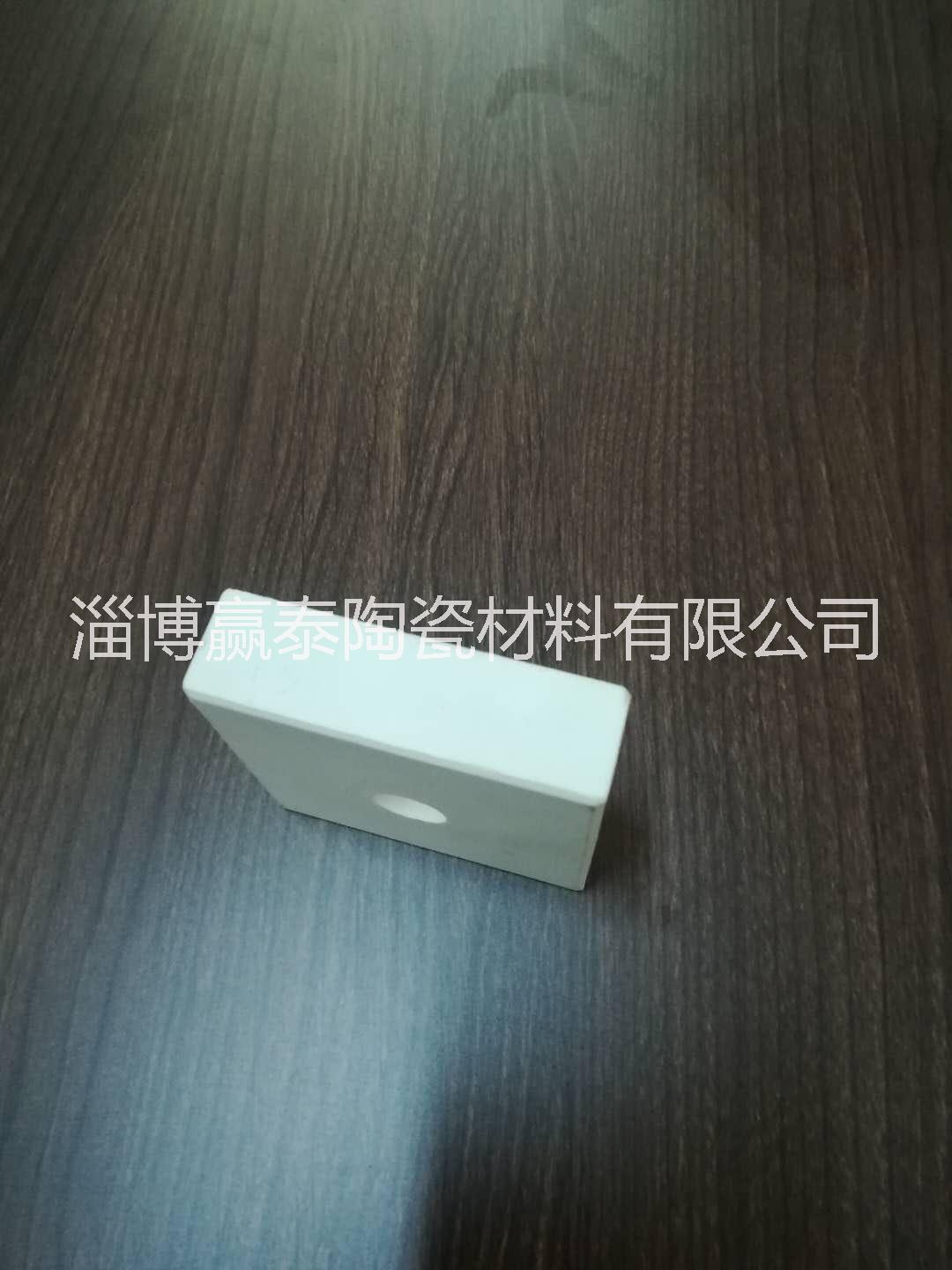 高纯氧化铝耐磨陶瓷衬板安装图片