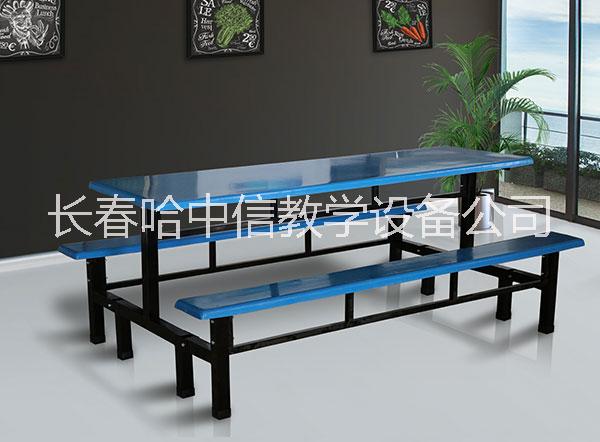 玻璃鋼餐桌生產(chǎn)圖片/玻璃鋼餐桌生產(chǎn)樣板圖 (2)