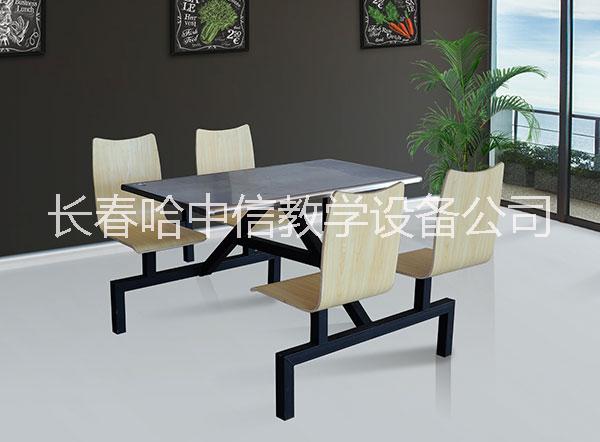玻璃鋼餐桌生產(chǎn)圖片/玻璃鋼餐桌生產(chǎn)樣板圖 (3)