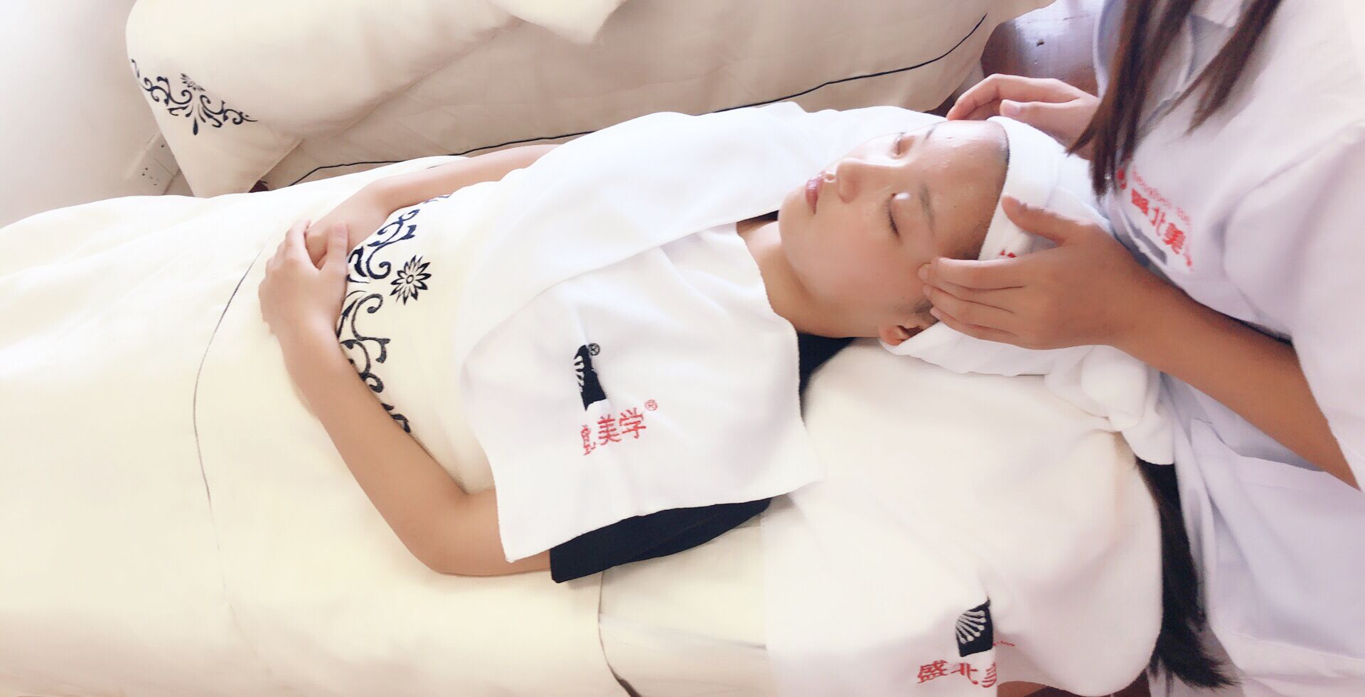 培訓(xùn)美容師圖片/培訓(xùn)美容師樣板圖 (4)