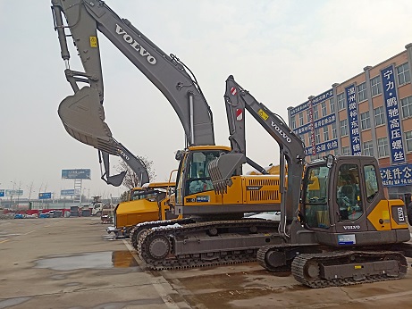 山東沃爾沃EC480D大型挖掘機