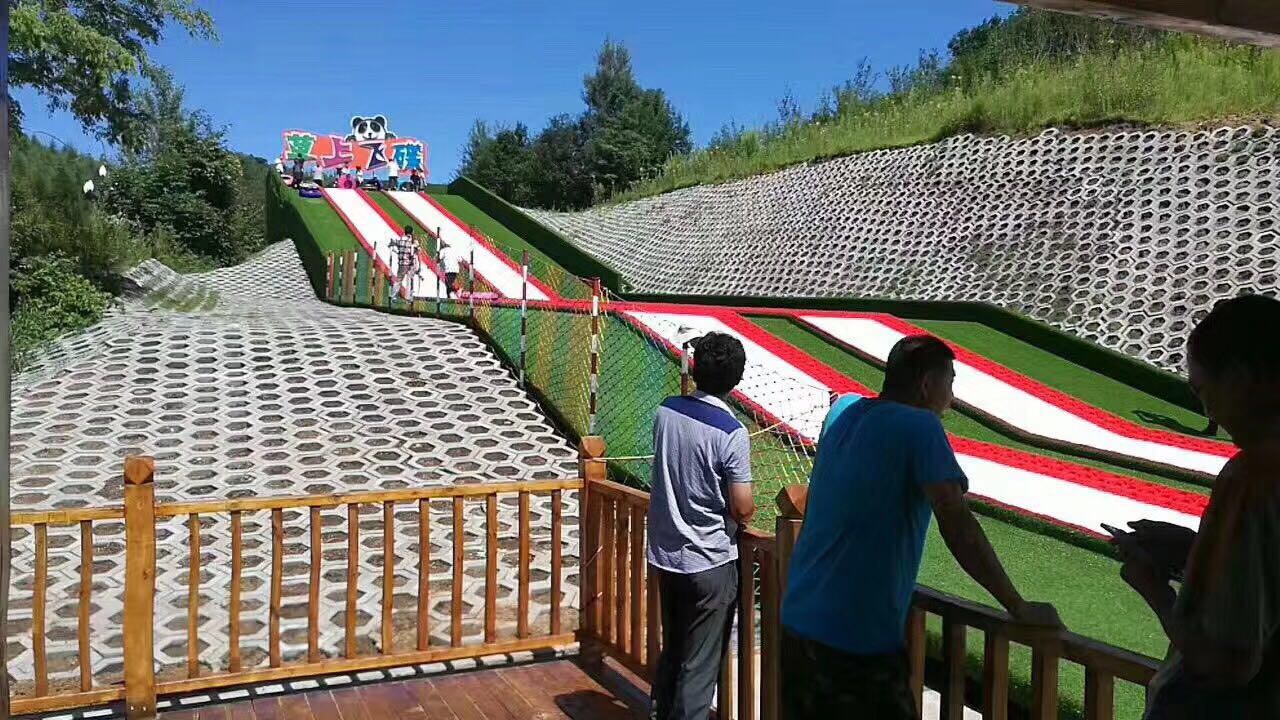 夏季旅游項目-夏季旱滑道圖片/夏季旅游項目-夏季旱滑道樣板圖 (2)