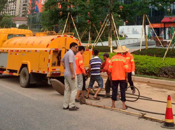 潛水封堵施工隊管道檢測:機(jī)器人檢