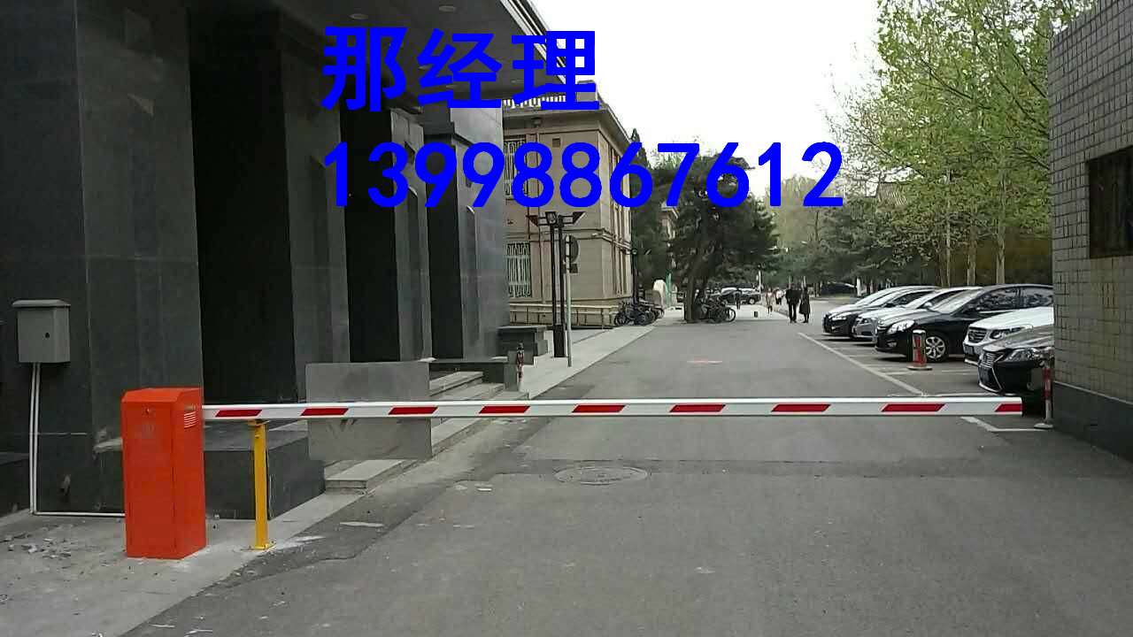 瓦房店百盛直桿道閘*批發(fā)