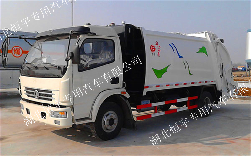 東風(fēng)大多利卡壓縮式垃圾車圖片