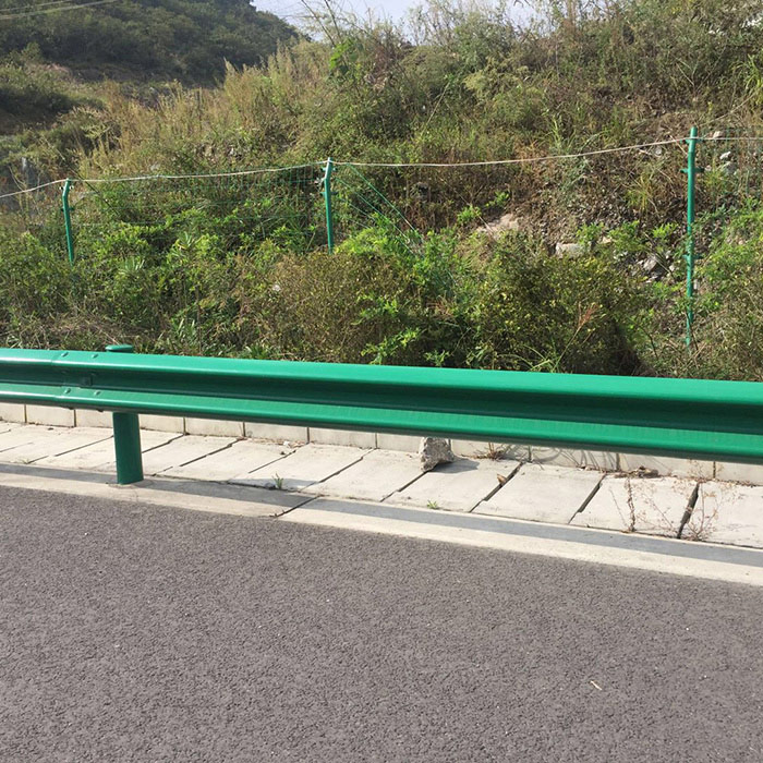 波紋護(hù)欄板高速防撞護(hù)欄圖片/波紋護(hù)欄板高速防撞護(hù)欄樣板圖 (4)