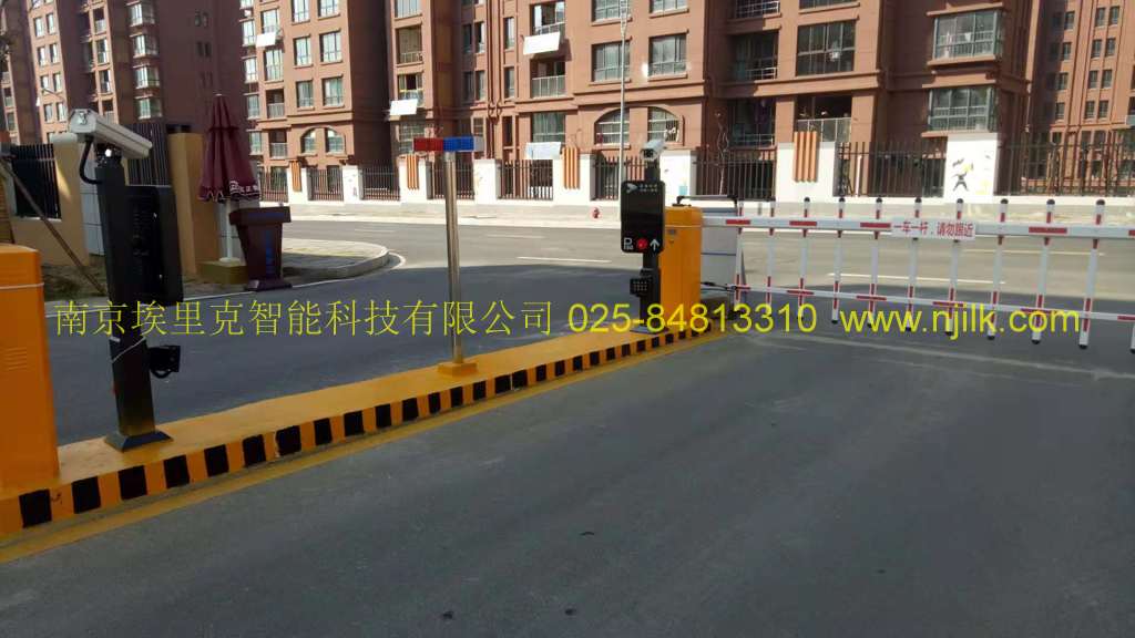 車(chē)牌識(shí)別停車(chē)場(chǎng)系統(tǒng)圖片