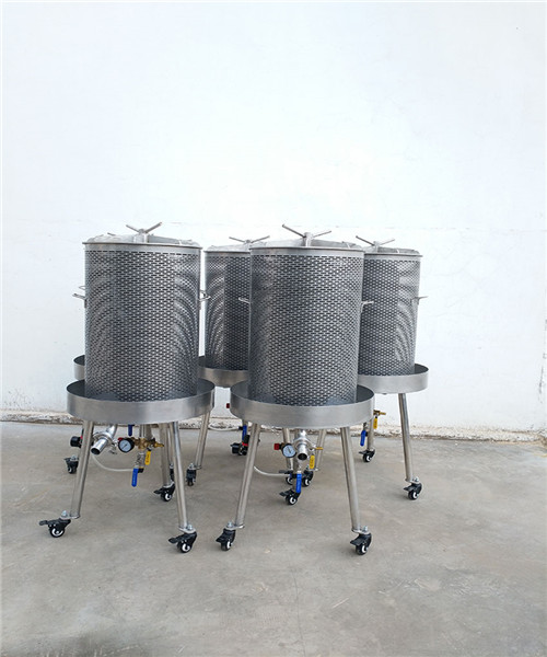 果酒壓榨機(jī)正在發(fā)貨中圖片