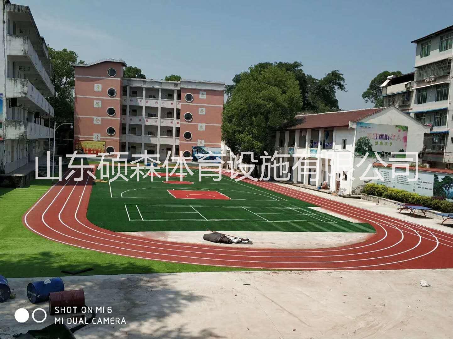 河北黃驊人造草坪籃球場(chǎng)鋪設(shè)