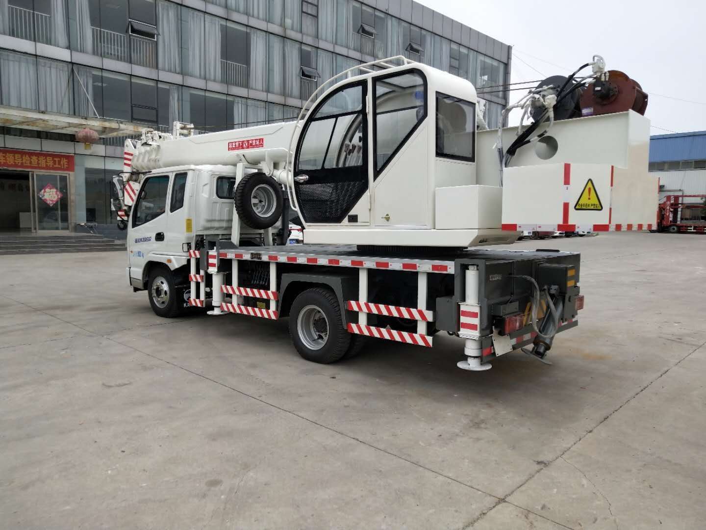 8噸汽車吊圖片/8噸汽車吊樣板圖 (1)