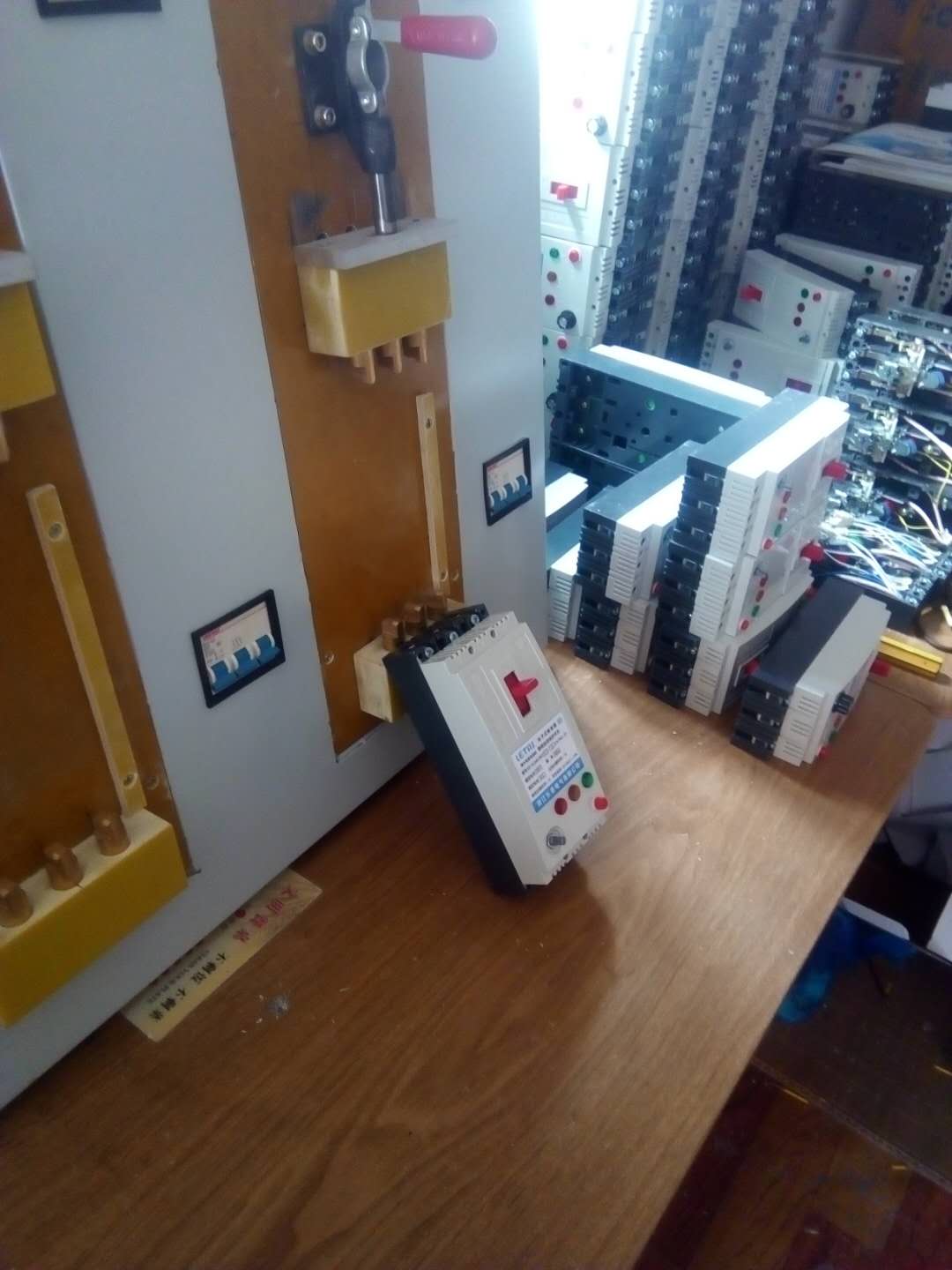 潛水泵電機(jī)缺相保護(hù)器廠家價格君通上海人民天正正泰德力西型