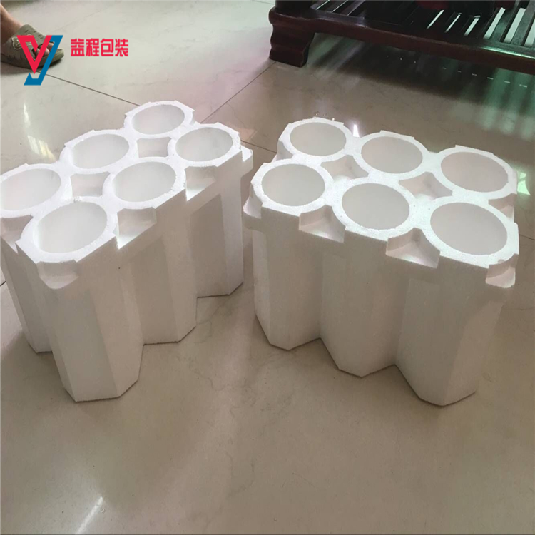 紅酒泡沫箱圖片