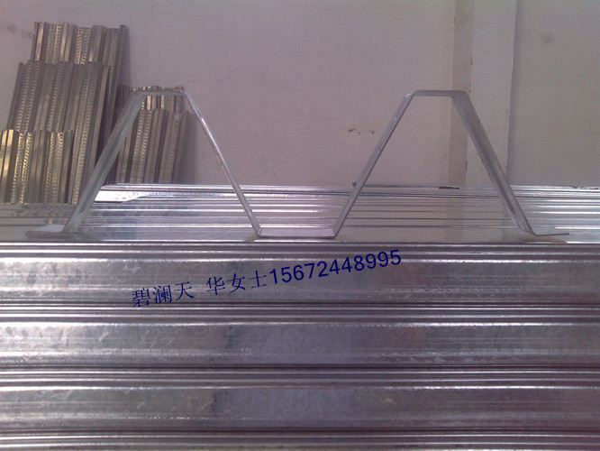供應(yīng)碧瀾天屋面板YX114-333-666，各種型號(hào)齊全，歡迎來(lái)電！ 114-333-666屋面板