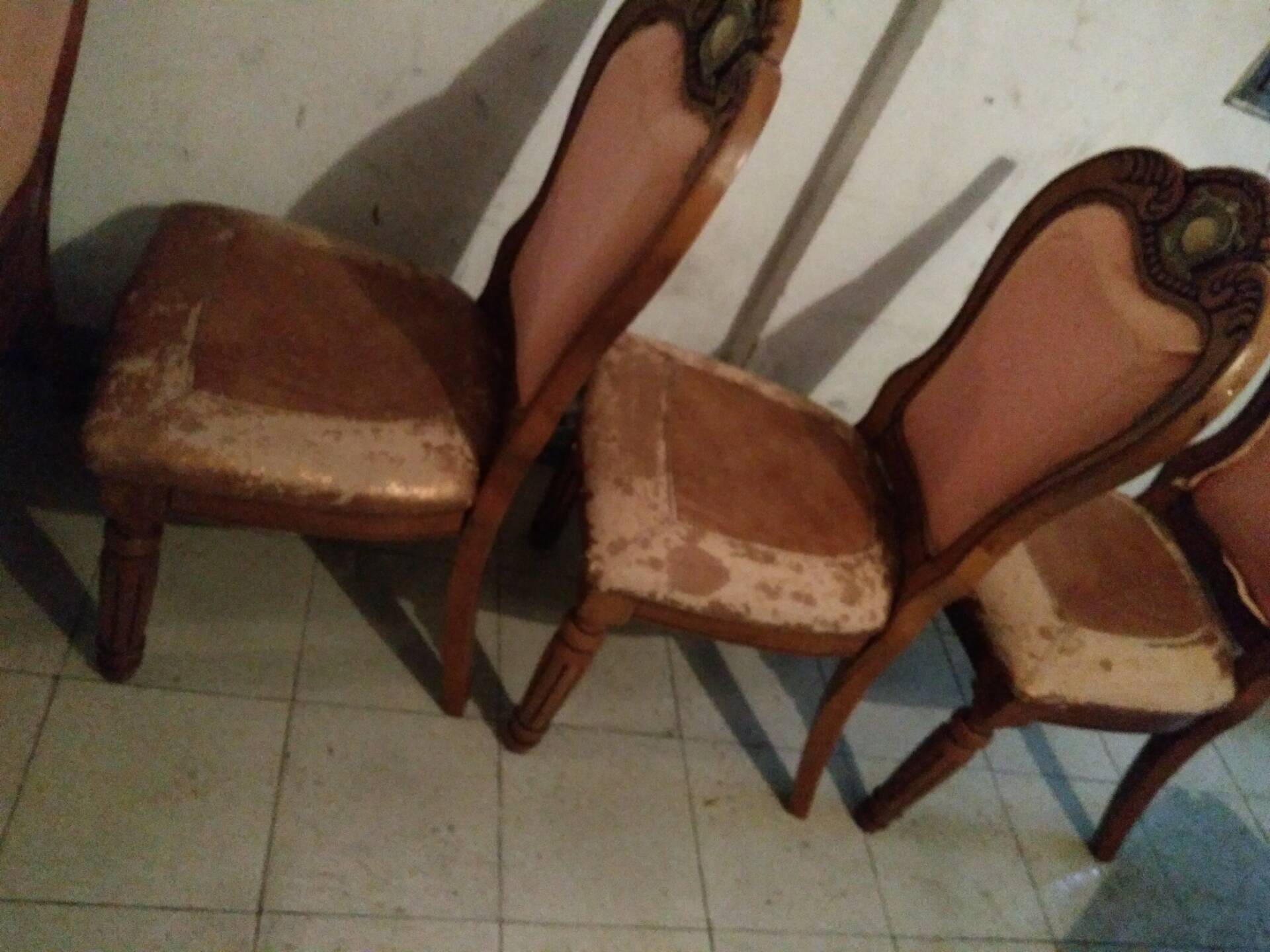 供應(yīng)吳中區(qū)紅木維修補(bǔ)漆廠家價(jià)格-哪家質(zhì)量保證-多少錢(qián)【蘇州昆山市周市萬(wàn)智耀家具維修】 吳中紅木維修補(bǔ)漆圖片