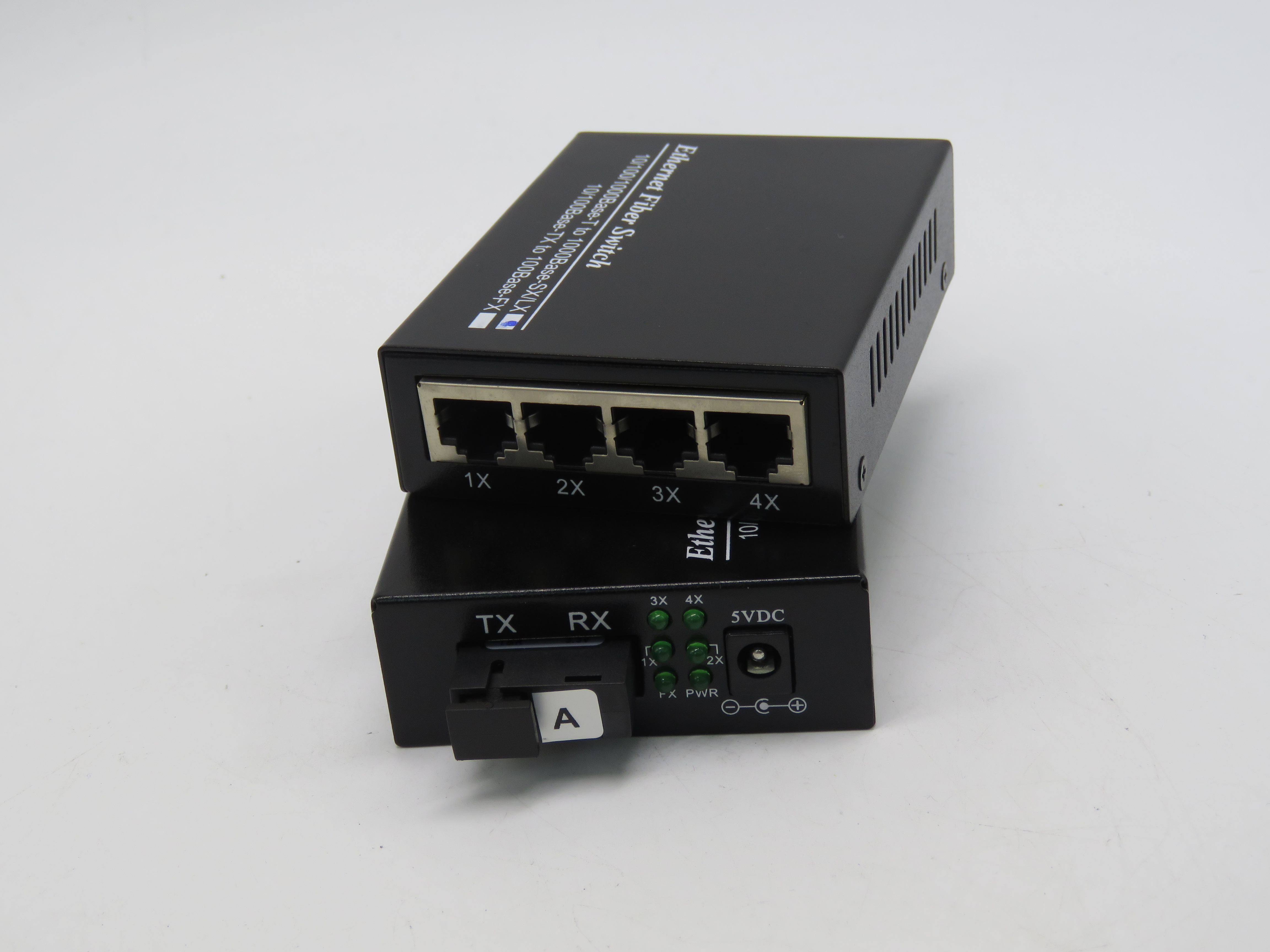 百兆1光4電單模單纖收發(fā)器A/B圖片/百兆1光4電單模單纖收發(fā)器A/B樣板圖 (3)