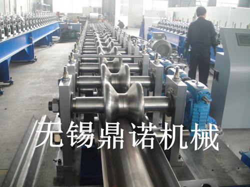 護(hù)欄板成型機(jī)圖片/護(hù)欄板成型機(jī)樣板圖 (3)