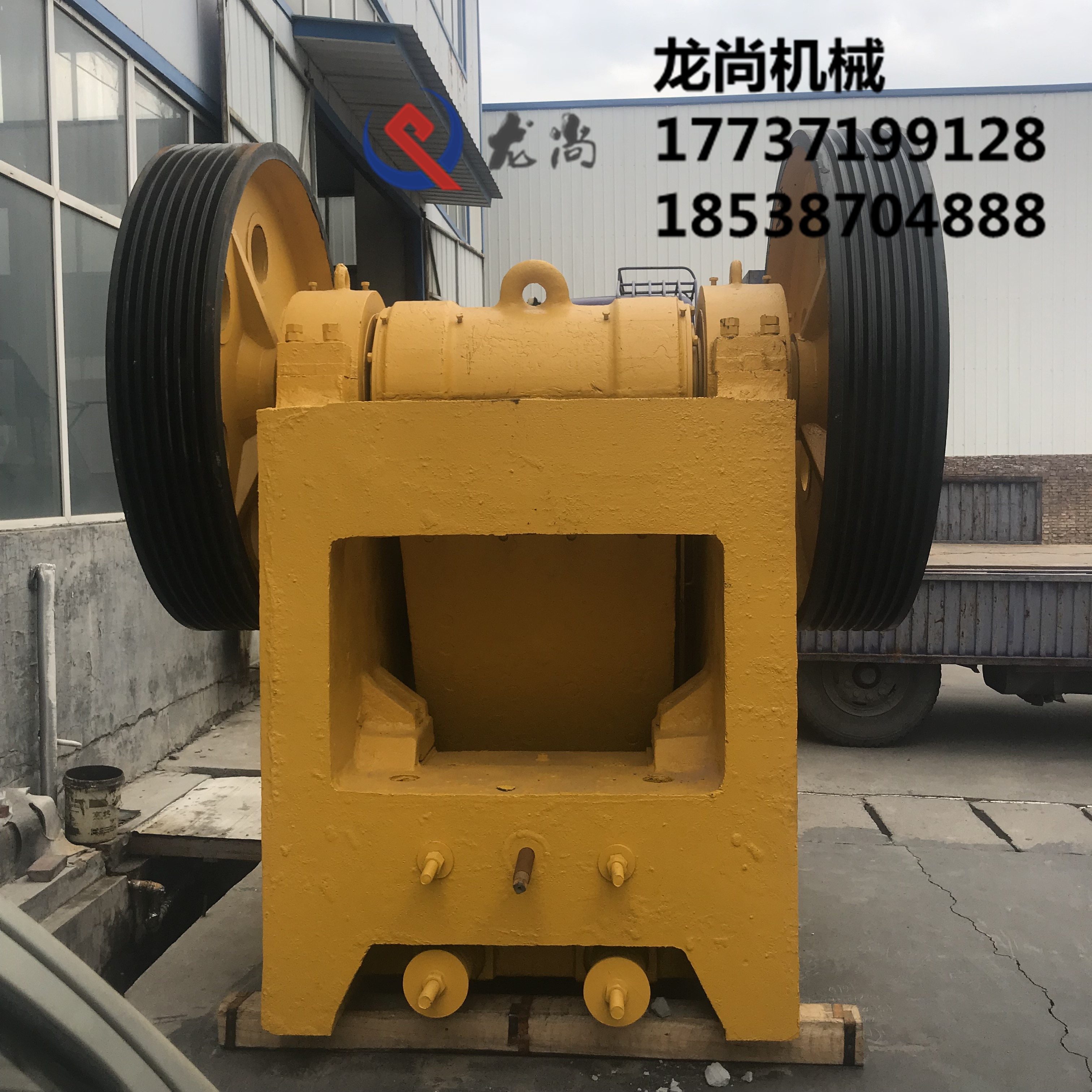 鄂式破碎機(jī)圖片/鄂式破碎機(jī)樣板圖 (1)