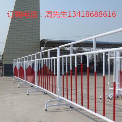 加厚鐵馬護(hù)欄移動施工隔離欄市政護(hù)
