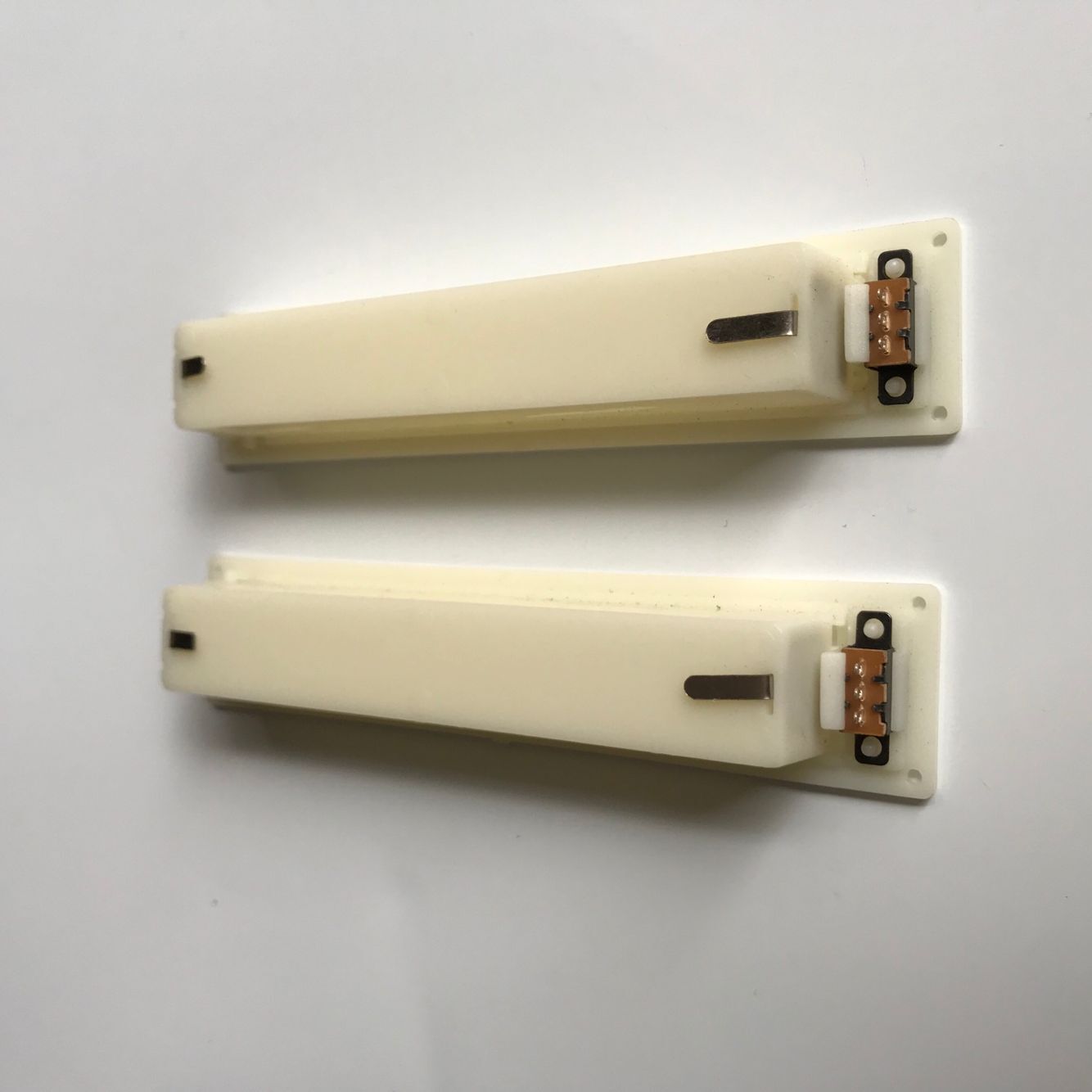 五號兩節(jié)長條帶蓋帶開關(guān)圖片/五號兩節(jié)長條帶蓋帶開關(guān)樣板圖 (3)