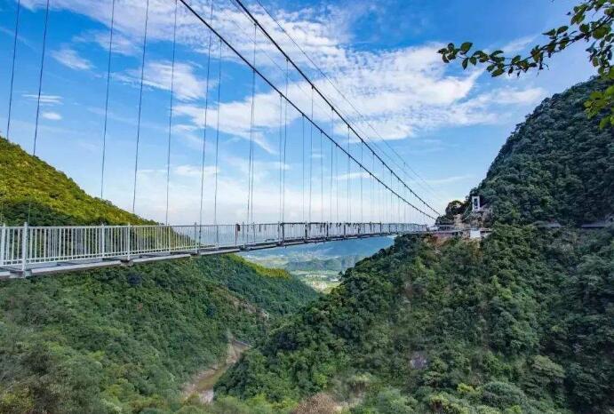 西安獲嘉玻璃吊橋生產(chǎn)廠家圖片