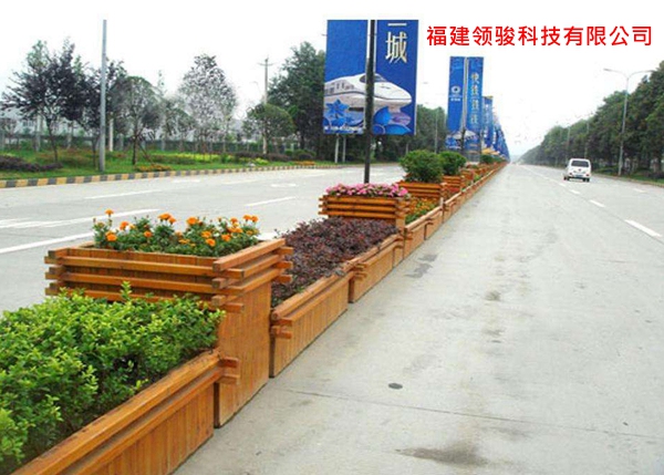 福州市道路隔离组合花箱塑木景观花箱厂家道路隔离组合花箱塑木景观花箱