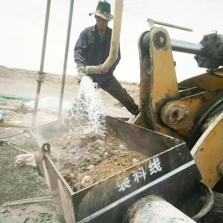 攪拌斗鏟車圖片