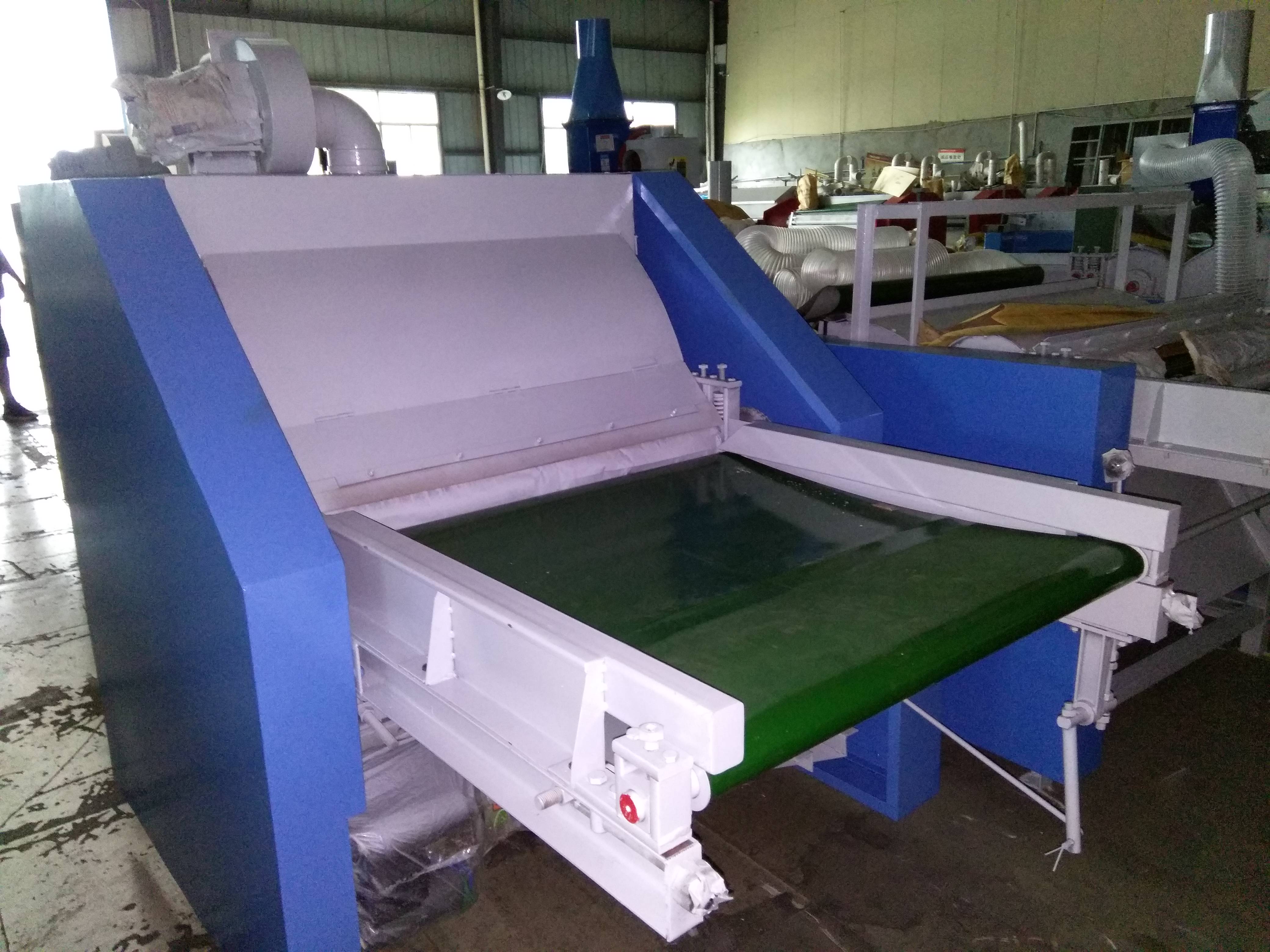供應(yīng) 開繭機(jī) 絲棉機(jī)  蠶繭拉絲機(jī)13795526079 蠶絲被加工機(jī)器 絲棉被制作設(shè)備