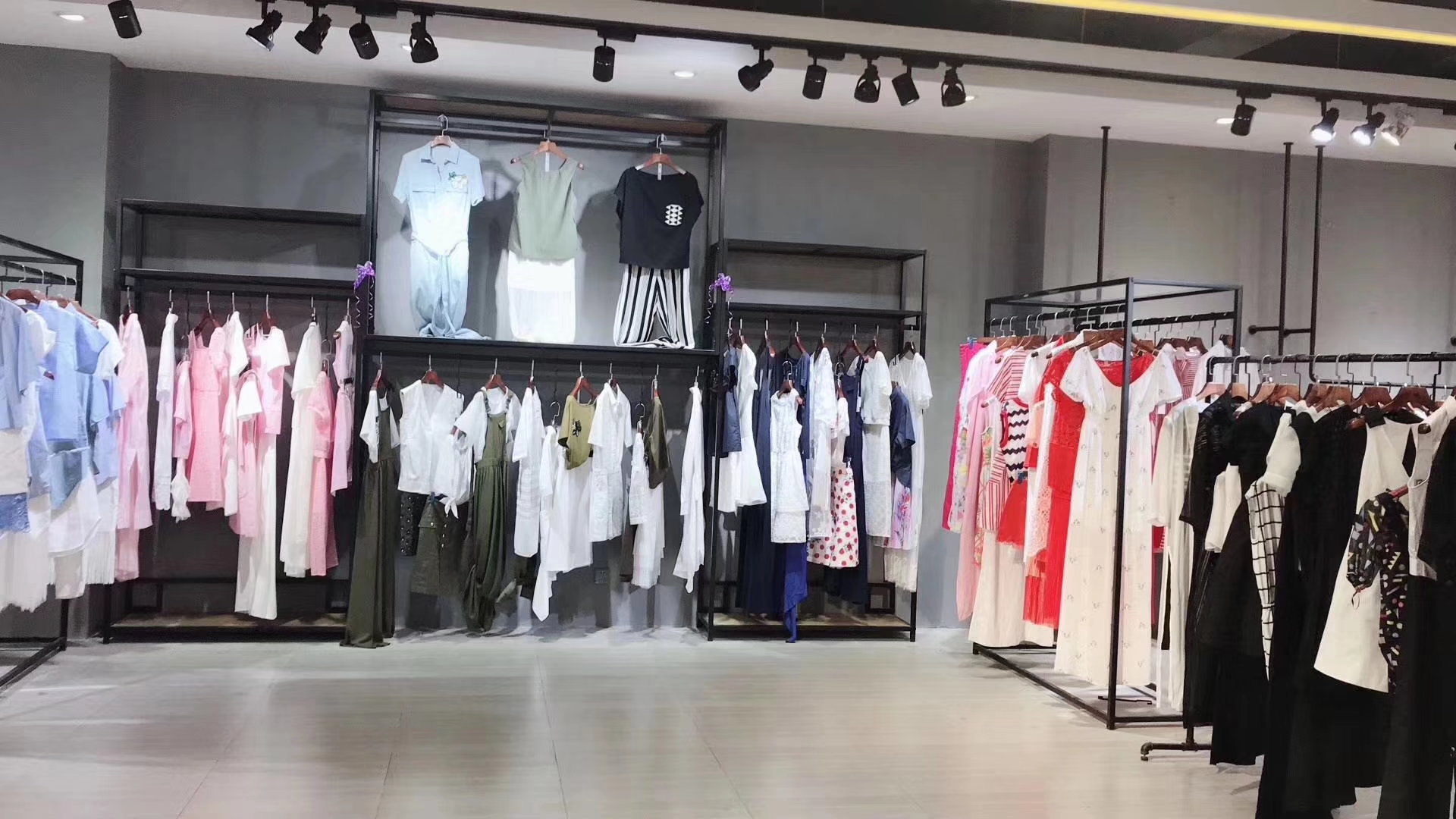 【欧时力】品牌19夏季新款女装品牌折扣批发库存女装走份 欧斯力图片