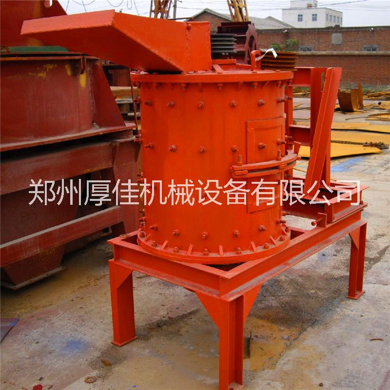 復(fù)合式破碎機圖片