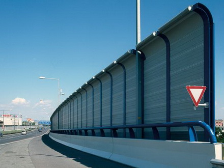 立交橋隔音屏障，橋梁隔音墻圖片