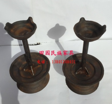 田園中式鐵藝燭臺(tái)復(fù)古做舊老油燈會(huì)廠家直銷