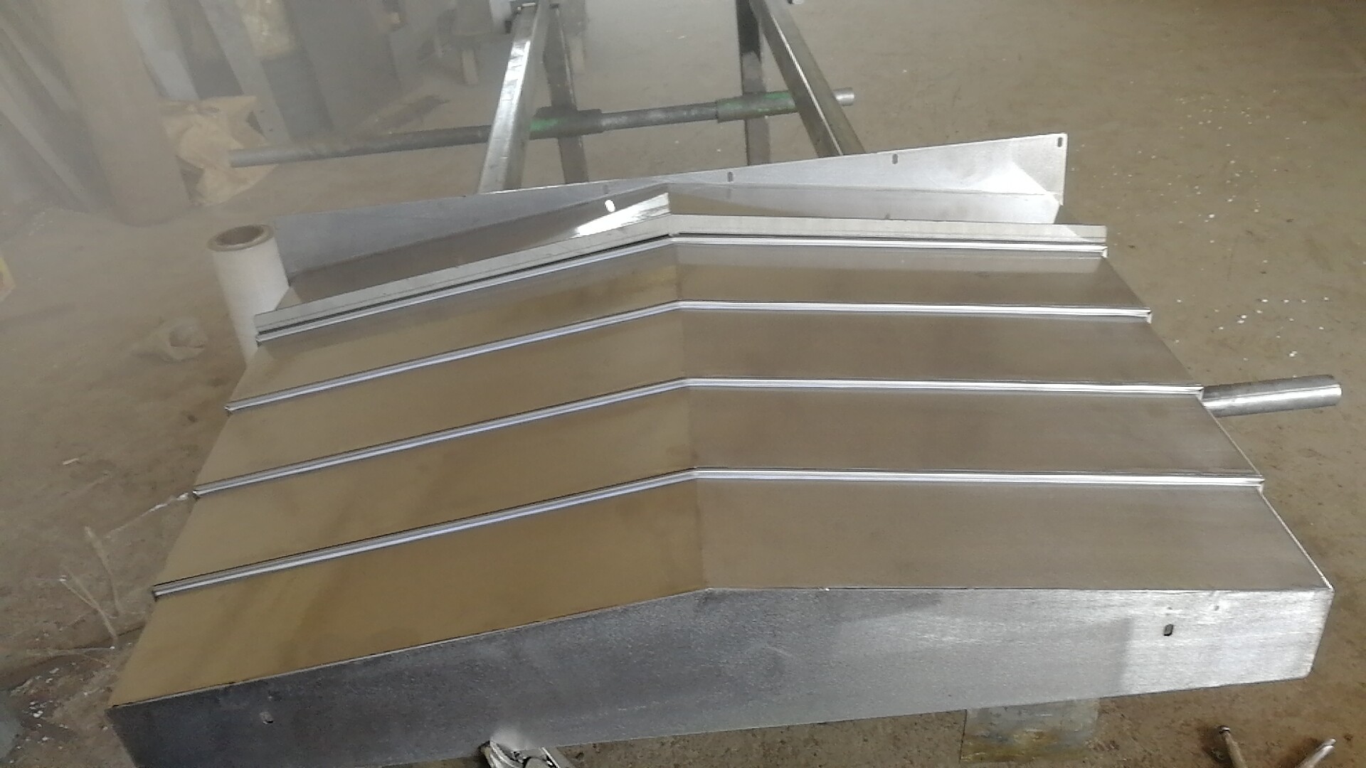 鼎泰DTX850加工中心Y軸伸縮鈑金防護(hù)罩一元購(gòu)現(xiàn)貨