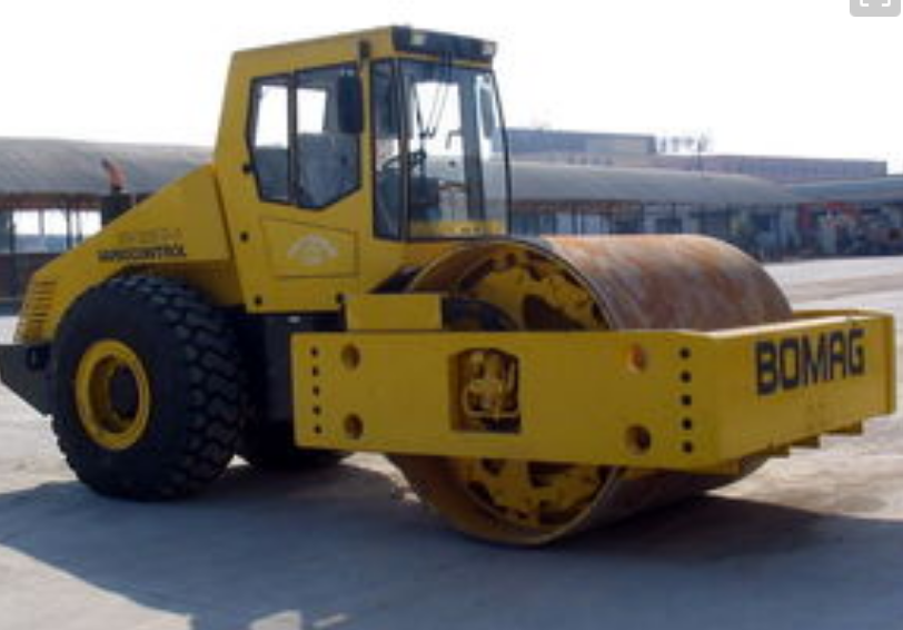 西安壓路機(jī)出租圖片