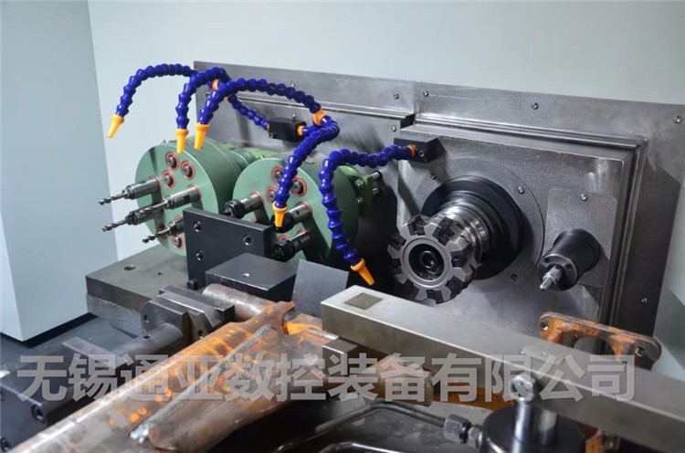 銑削鉆復(fù)合專(zhuān)用機(jī)床圖片/銑削鉆復(fù)合專(zhuān)用機(jī)床樣板圖 (2)